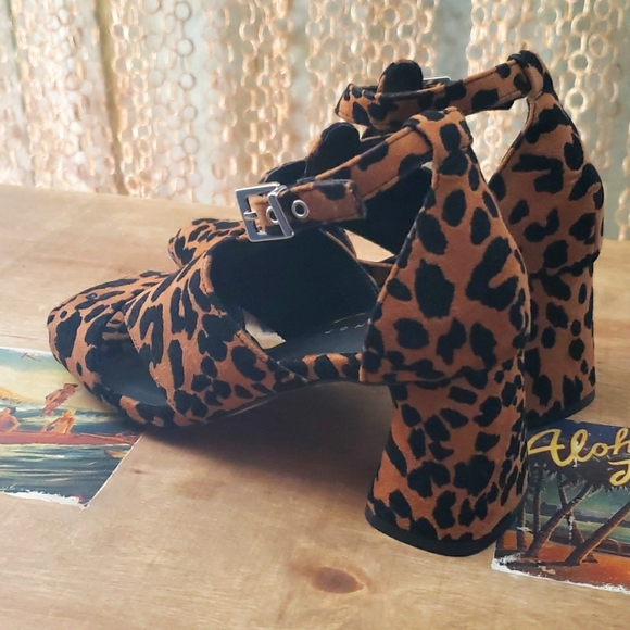 NWT TOPSHOP Destiny Animal Print Block Heel Sandals Size 37 - Picture 5 of 9